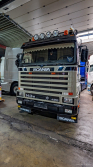 20251019-Tom-Holding-00463